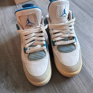 Air Jordan 4 Retro Military Blue Size 5Y / Size 6.5 Women (2/29/2012 release)